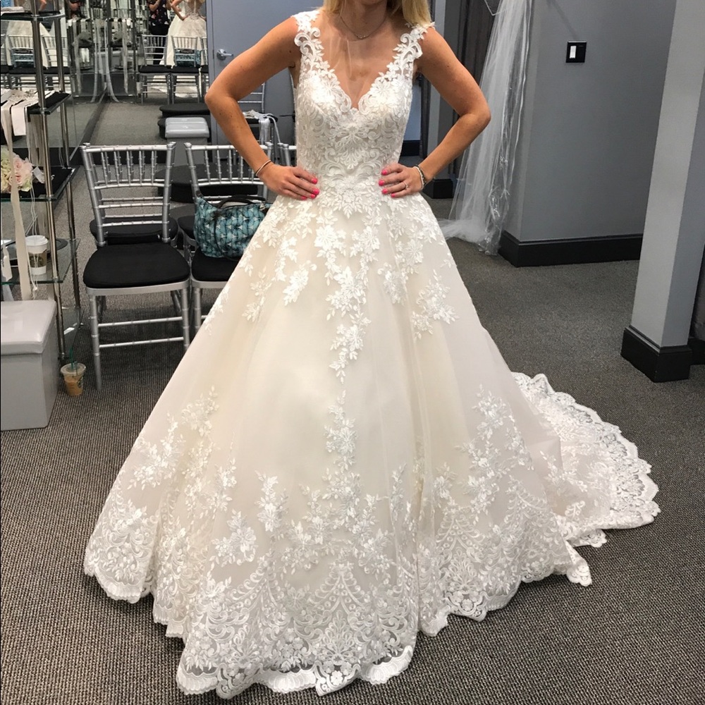 Wedding dress. bride. white.